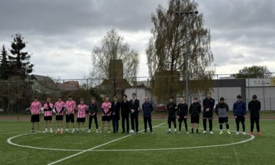 Prezydent Świnoujścia Joanna Agatowska podczas inauguracji Młodzieżowej Ligi Orlikowej na boisku Orlik.