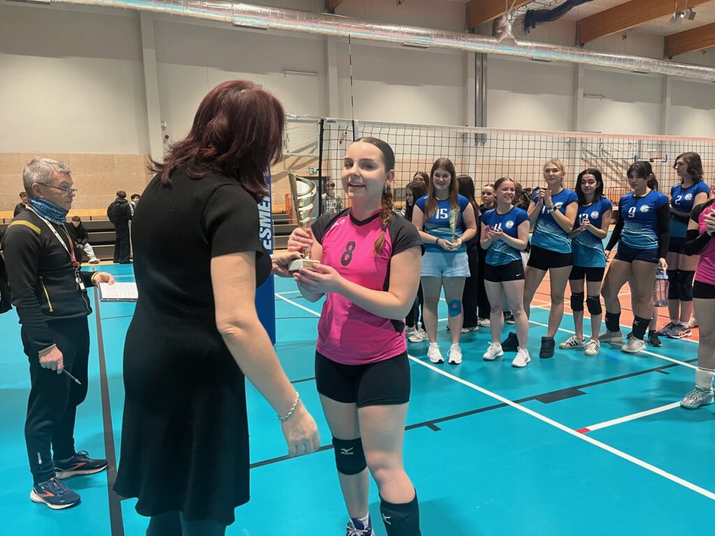 PIŁKA SIATKOWA DZIEWCZĄT