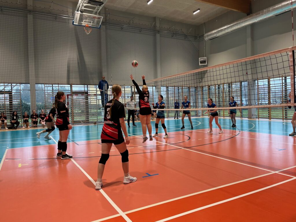 PIŁKA SIATKOWA DZIEWCZĄT