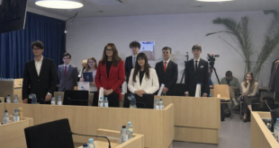 Młodzieżowa Rada Miasta Świnoujście podczas podsumowania IV kadencji 2024–2026 na sesji Rady Miasta