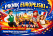 Dzieci i młodzież na scenie muszli koncertowej w Świnoujściu podczas Pikniku Europejskiego, w kolorowych strojach prezentujących kraje Unii Europejskiej.