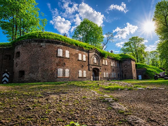 Pomysł na weekend w Świnoujściu: Fort Gerharda i Latarnia Morska zapraszają na niezapomnianą przygodę!