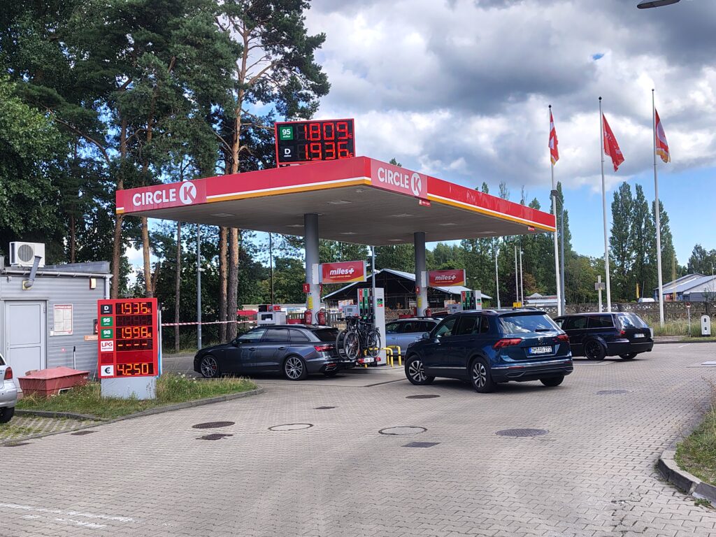 Policja Świnoujście łamanie przepisów Nowokarsiborska