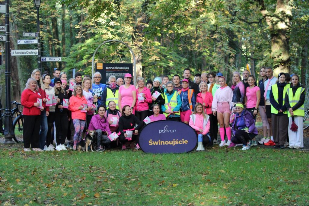 parkrun Świnoujście, który odbyła się pod znakiem solidarności, zdrowia i charakterystycznej, różowej barwy
